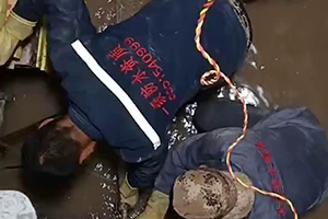 湖北电梯井堵漏施工视频